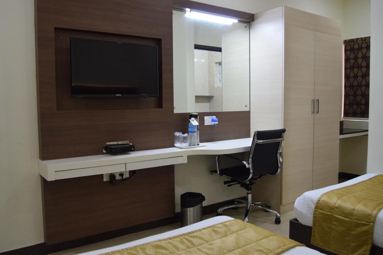 Thiviyam Airport Hotel Chennai Zewnętrze zdjęcie