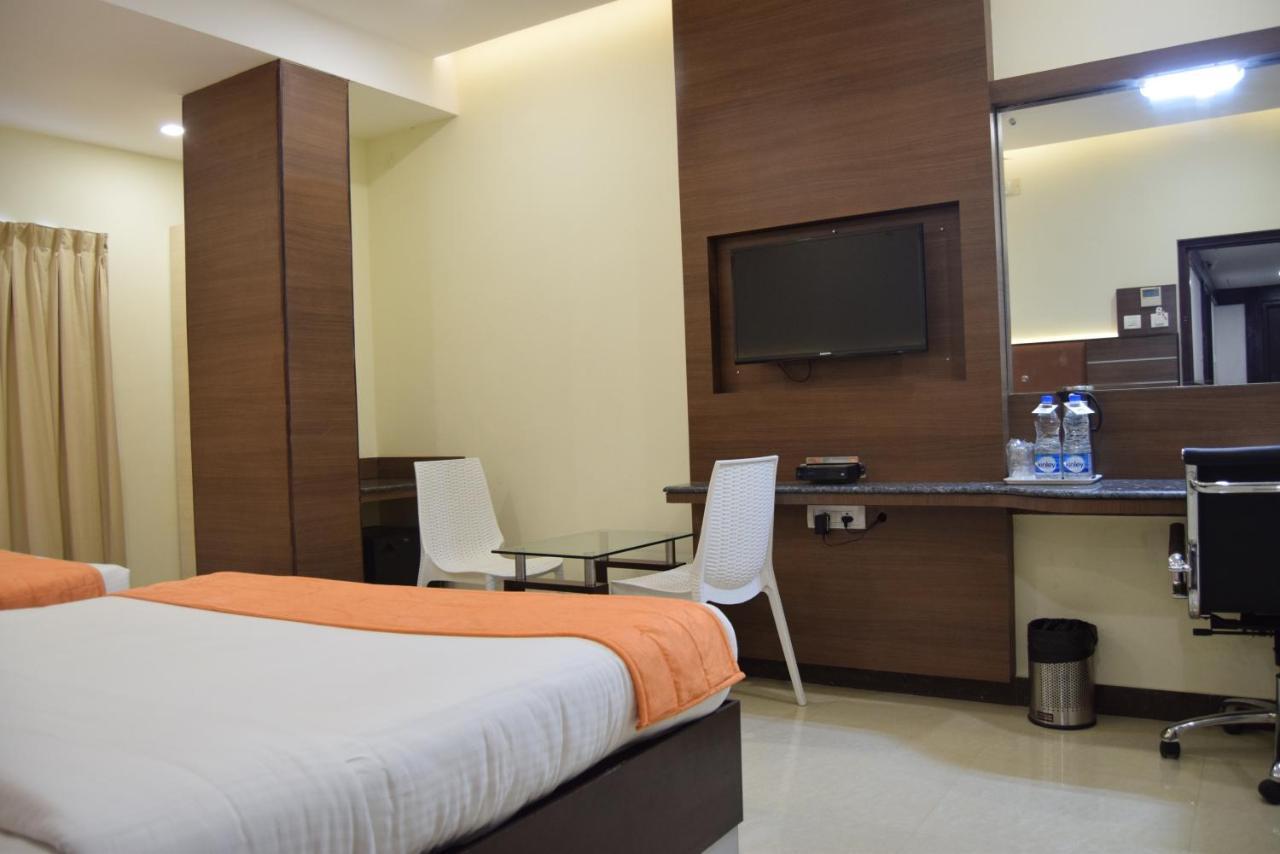 Thiviyam Airport Hotel Chennai Zewnętrze zdjęcie